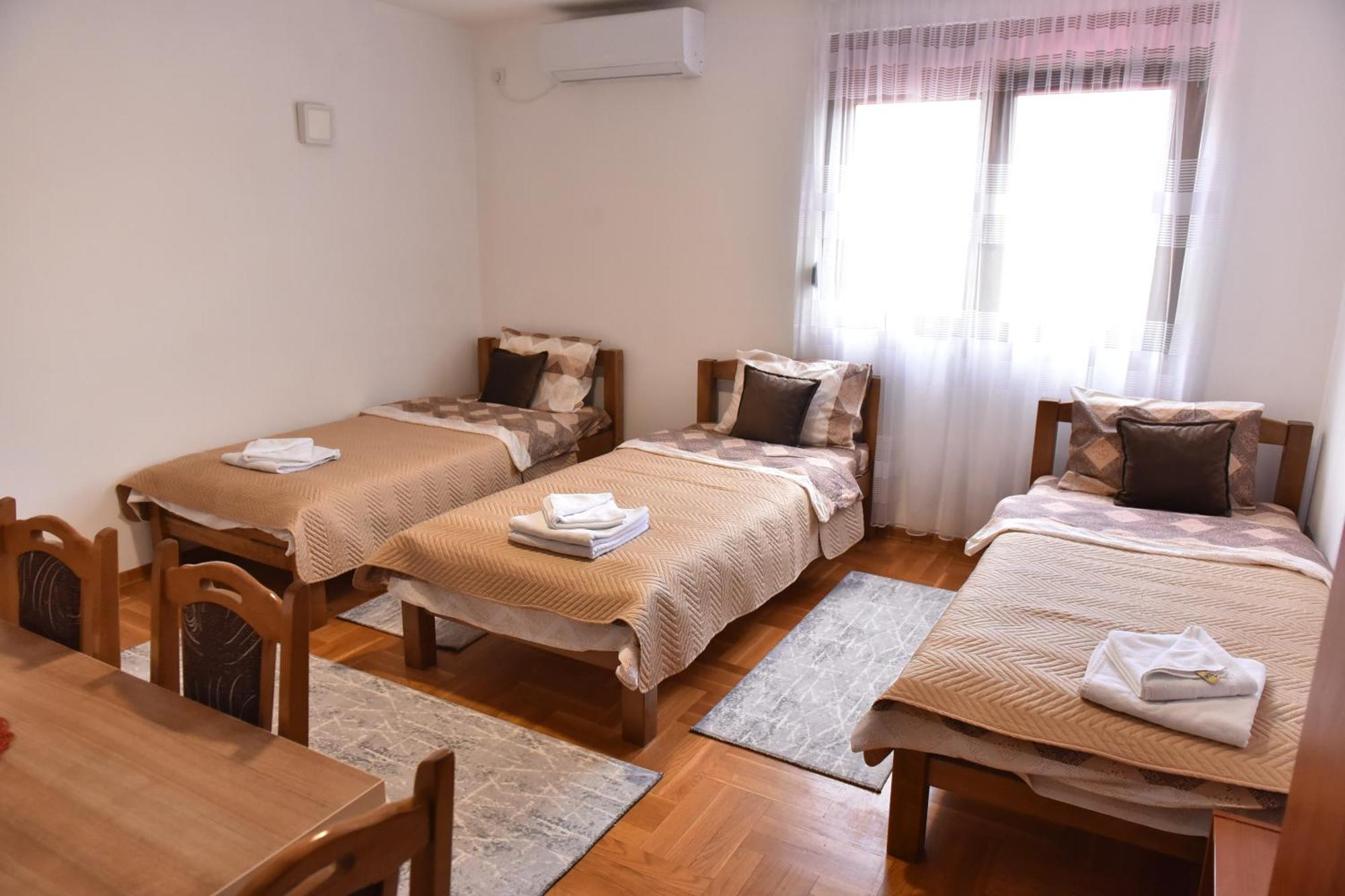Apartments Ravno Plužine Kamer foto