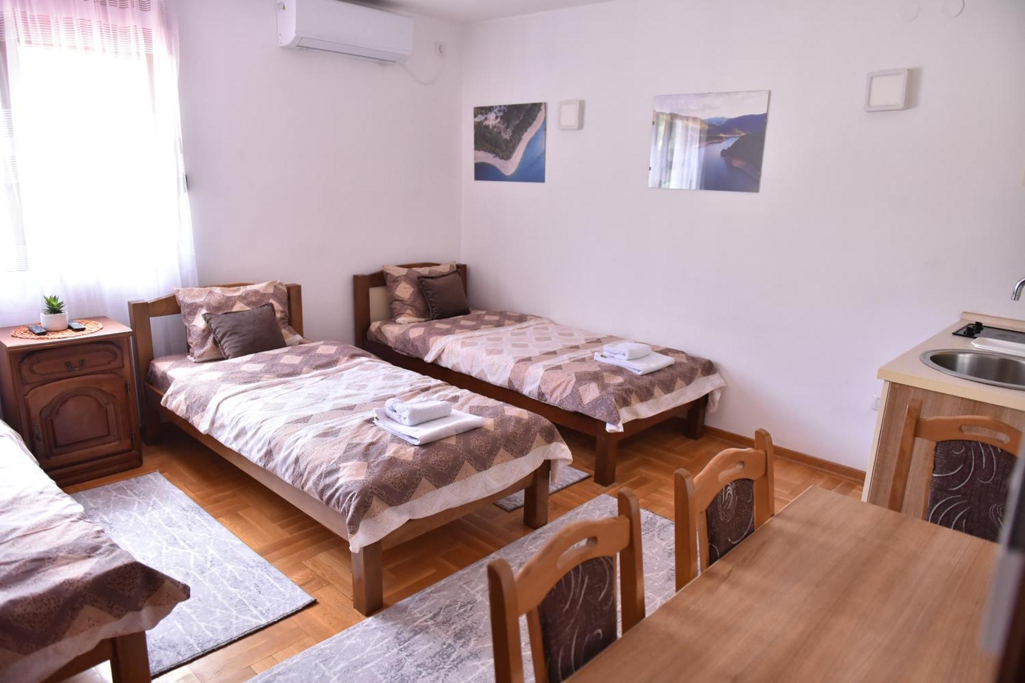 Apartments Ravno Plužine Kamer foto