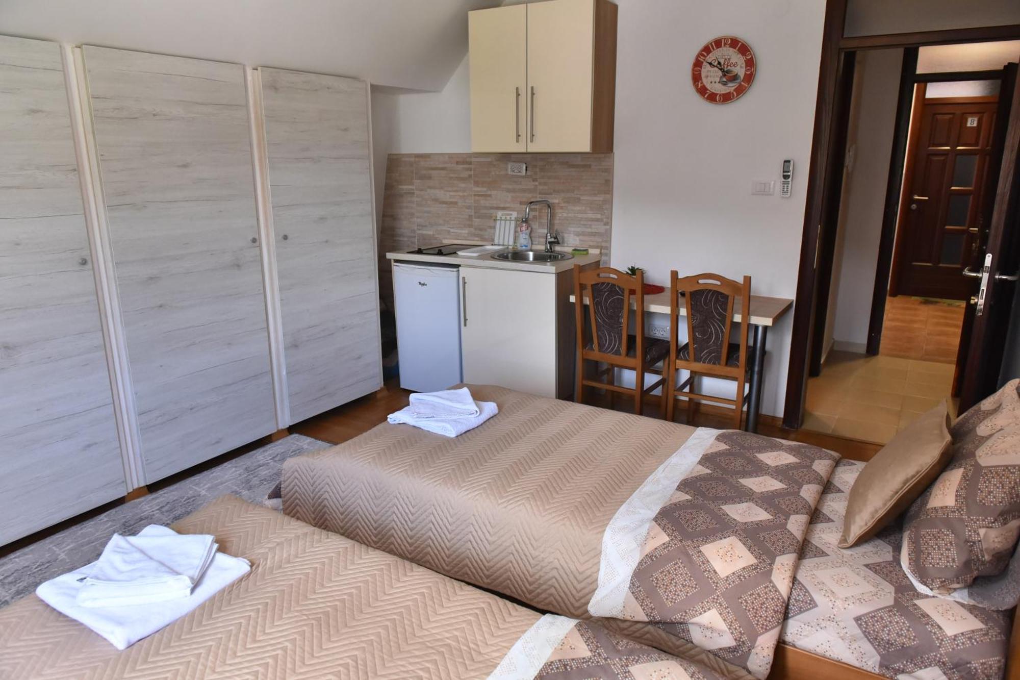 Apartments Ravno Plužine Kamer foto